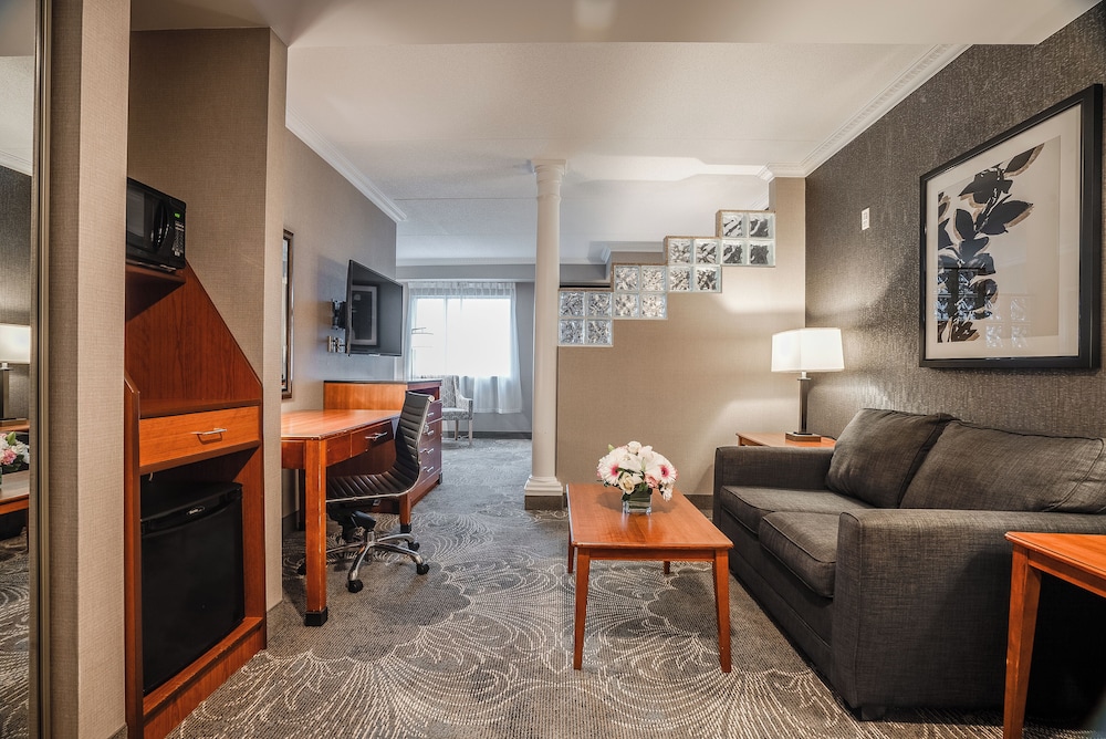 King Suite with Sofa Bed photo 3