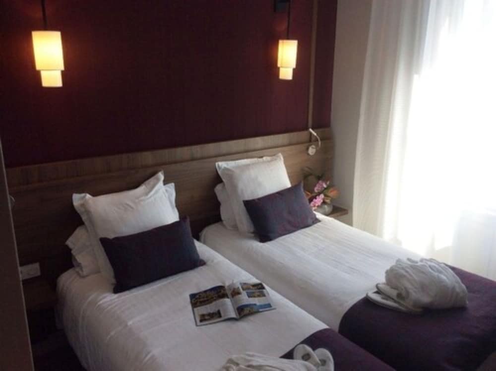 Superior Room, 1 Double Bed, Non Smoking (Larger Room;Twin bed on request) - Photo 6