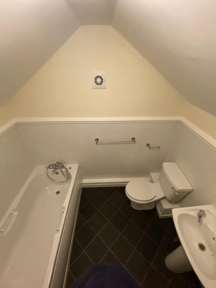 Classic Double Room, Ensuite, Courtyard View (Small Double Room) - Photo 6
