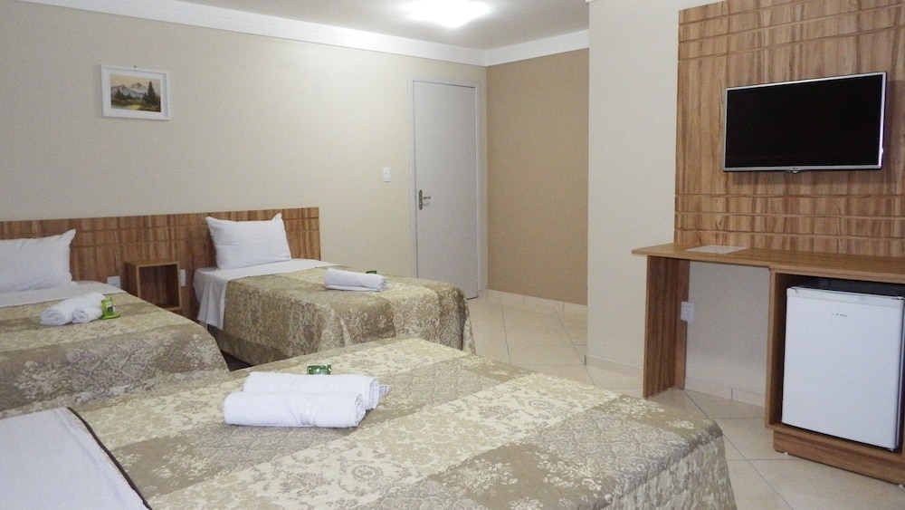 Economy Quadruple Room, Multiple Beds, Non Smoking photo 1
