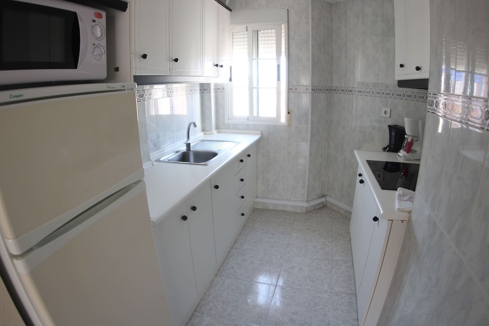 Apartment, 2 Bedrooms - Photo 2