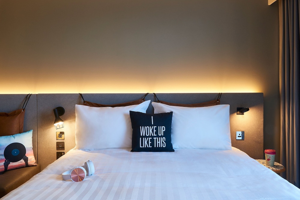 Room, 1 Queen Bed - Photo 7
