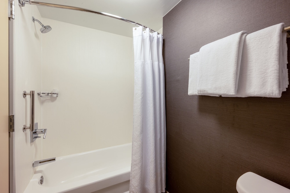 Room, Multiple Beds - Photo 7