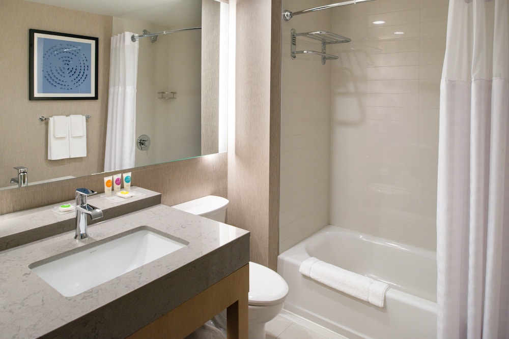Room (Shower, 2 Queen Beds and 1 Sofa Bed) - Photo 5