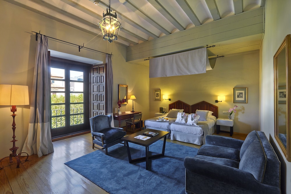 Habitación Estándar (2 Adultos y 1 Niño)