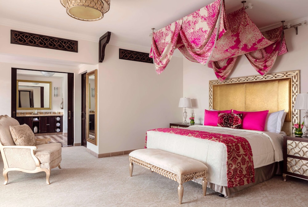 Arabian Court Prince Suite - includes DRIFT Beach Club Access, Host Service - Photo 1
