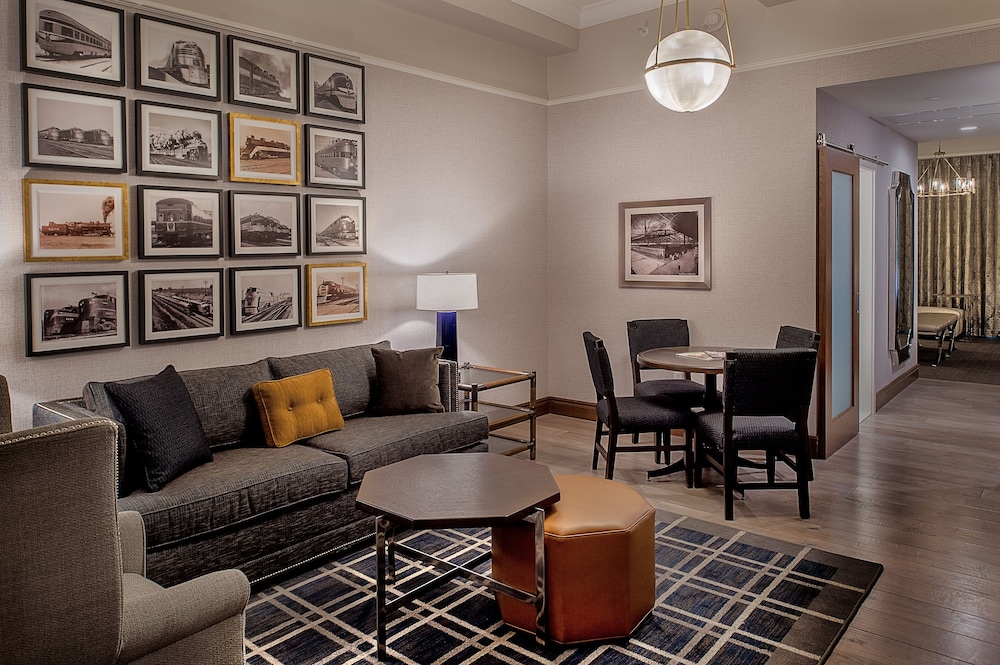Junior Suite, 1 King Bed (Clock Tower)