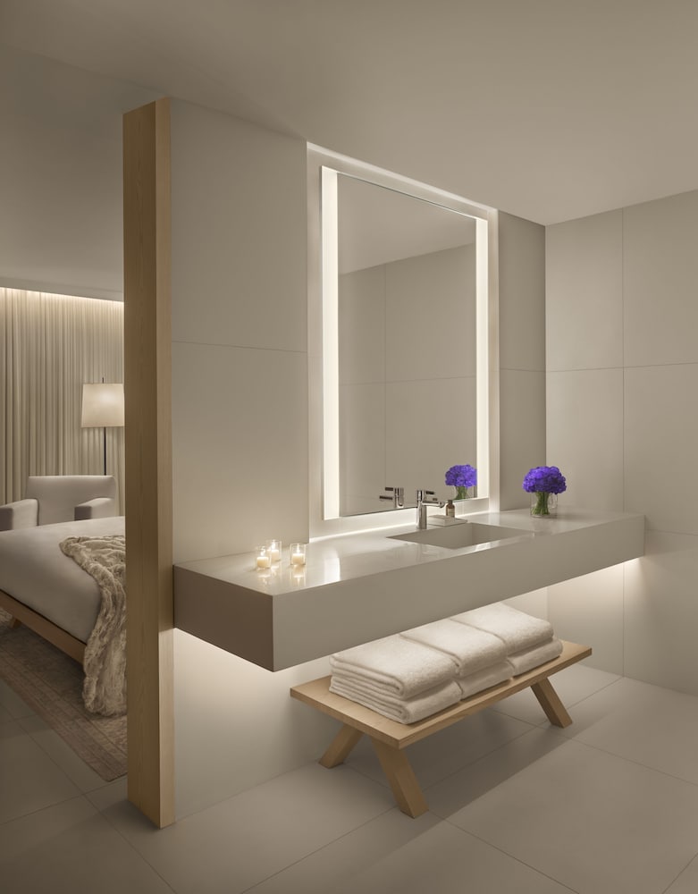 Deluxe Room, 1 King Bed, Terrace