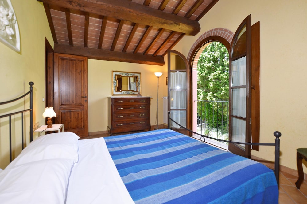 Family House, Multiple Bedrooms, Mountainside (Fienile)
