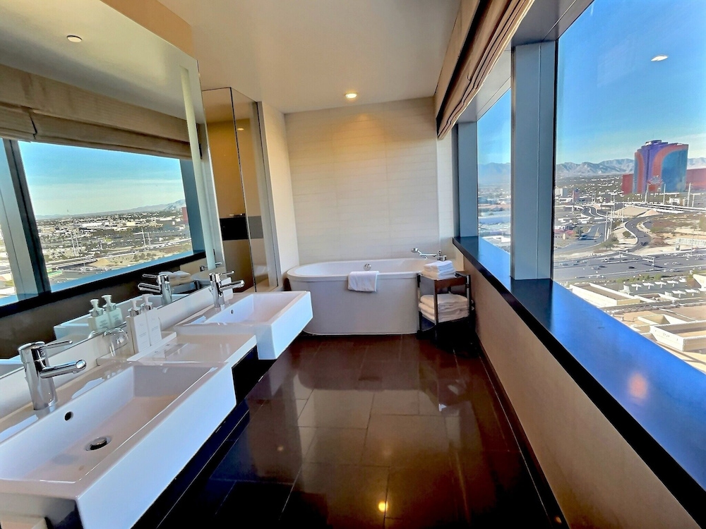 City Corner 1 BR - Photo 17