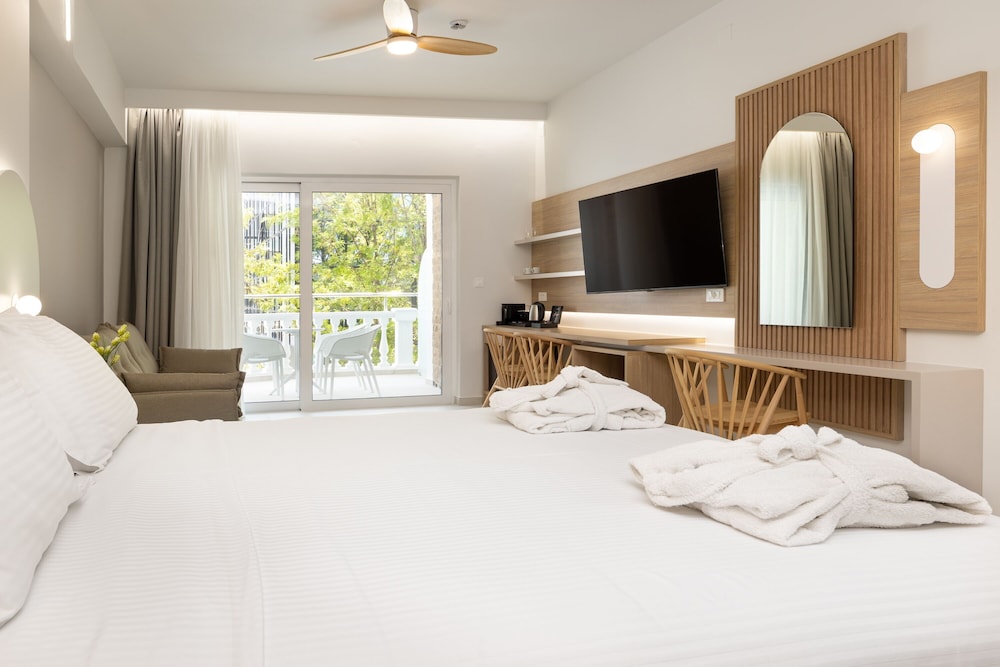 Junior Suite with Balcony photo 3