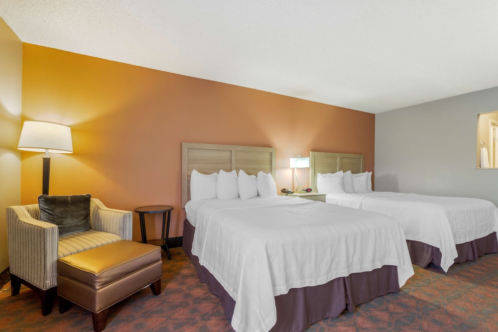 Standard Room, 2 Queen Beds, Accessible, Bathtub photo 1
