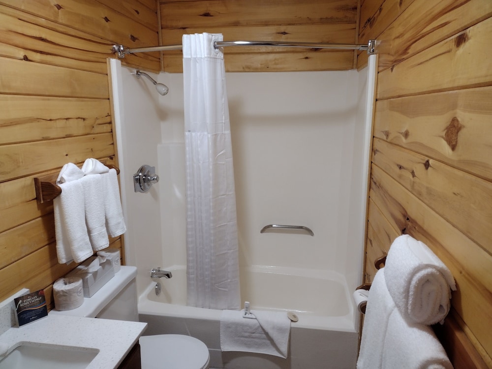 Suite, Multiple Beds, Non Smoking - Photo 4