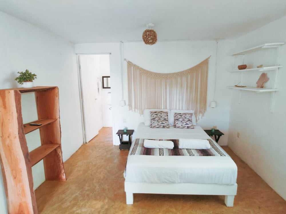 Classic Room, 1 Double Bed, Refrigerator & Microwave, Garden View
