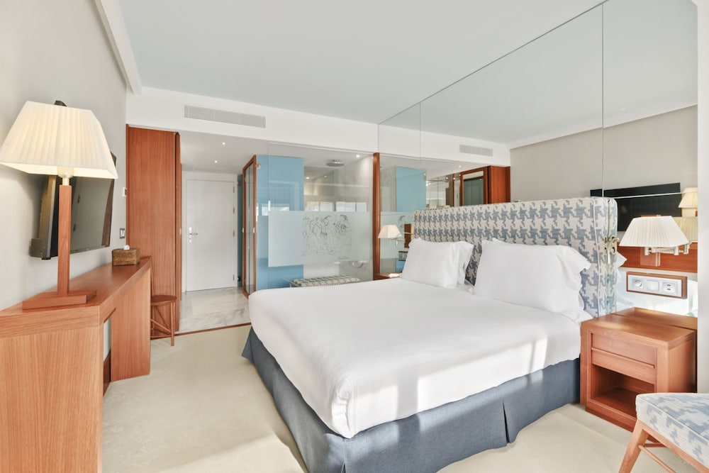 Deluxe Double Room, Private Pool - Photo 11