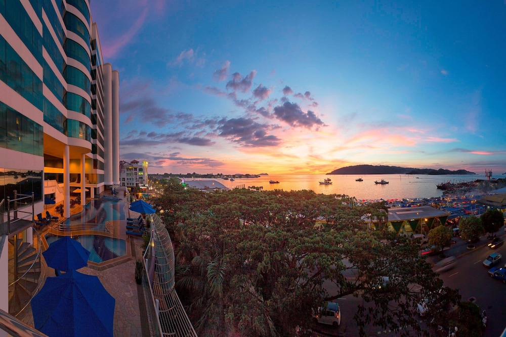 Club Suite, 1 Bedroom, Non Smoking, Sea View - Photo 1