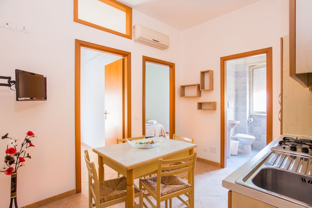 Apartment, 2 Bedrooms, Balcony photo 3