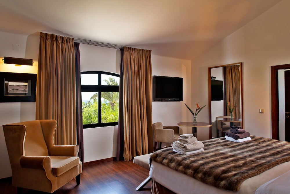 Double Room, Partial Sea View