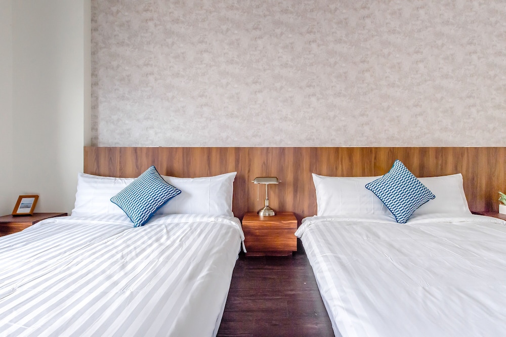 Superior Plus Twin Room with Balcony photo 2