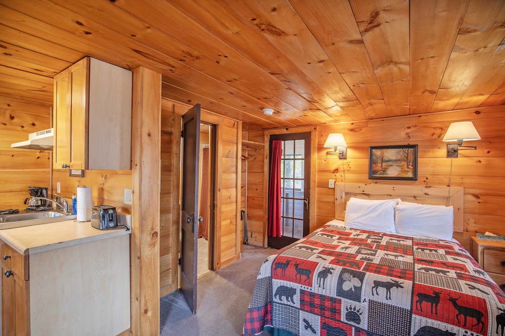 Cabin, 1 Queen Bed, River View photo 2
