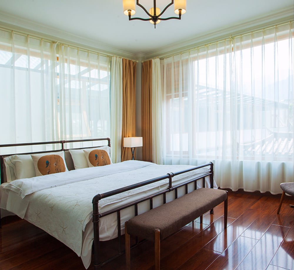 Comfort Queen Room photo 3