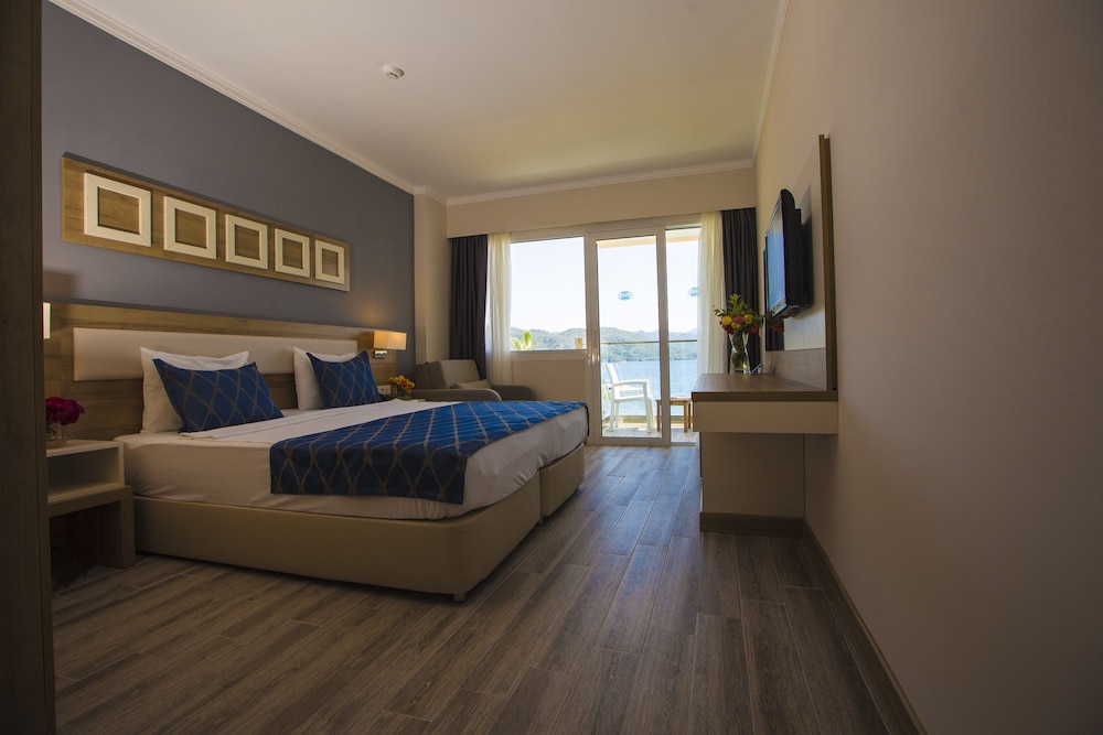 Standard Room, Non Smoking, Sea View photo 3