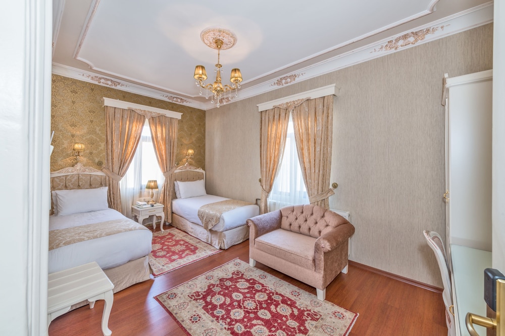 Deluxe Triple Room photo 1