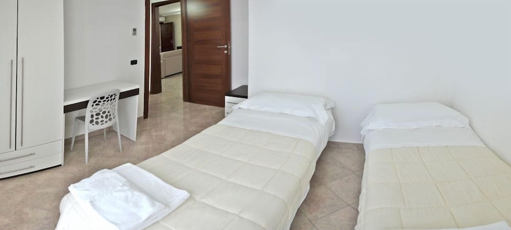 Apartment, 2 Bedrooms, Kitchen photo 1