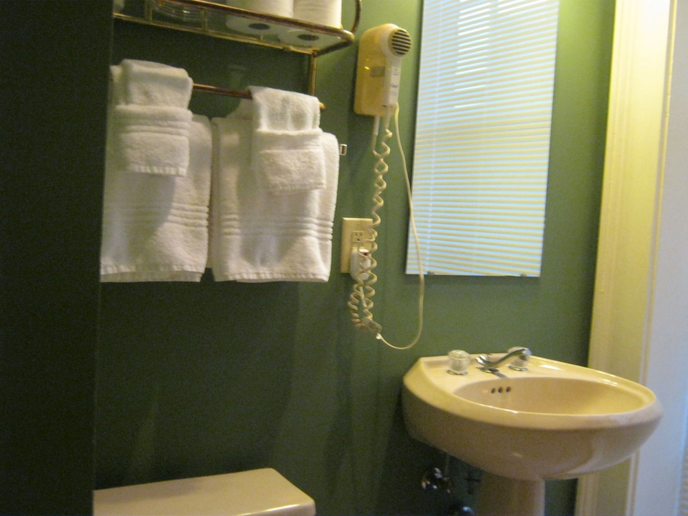 Executive Suite, 1 King Bed, Non Smoking, Ground Floor