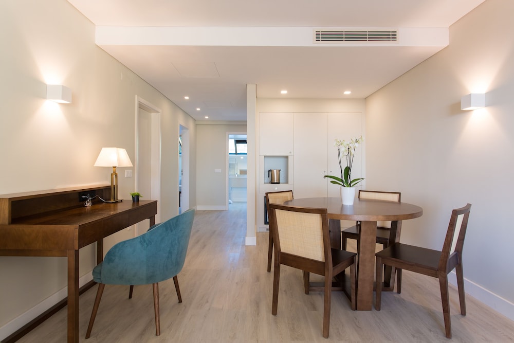 Premium Suite, 2 Bedrooms, Pool View (Balcony) - Photo 18