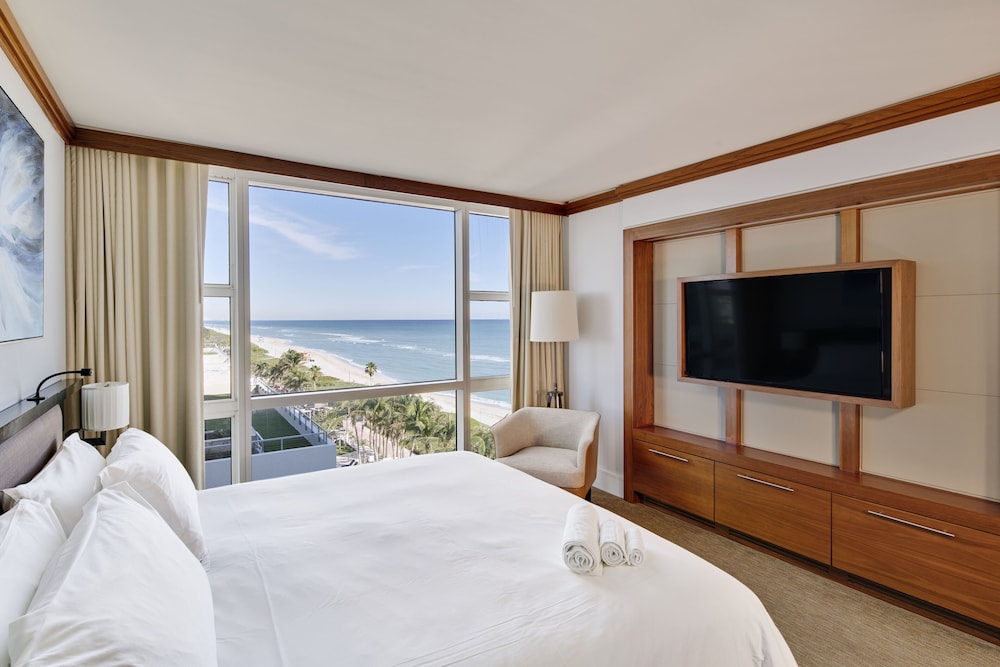 Luxury Apartment, 1 Bedroom, Balcony, Partial Ocean View (King Bed) photo 1