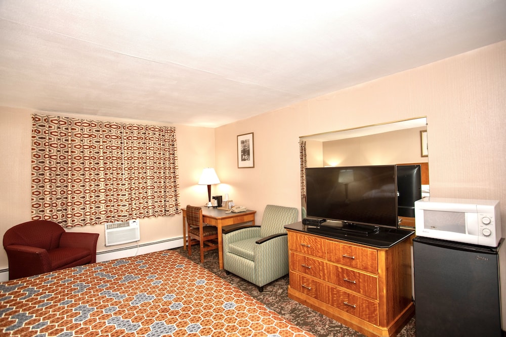 Standard Room, 1 King Bed, Non Smoking - Photo 4