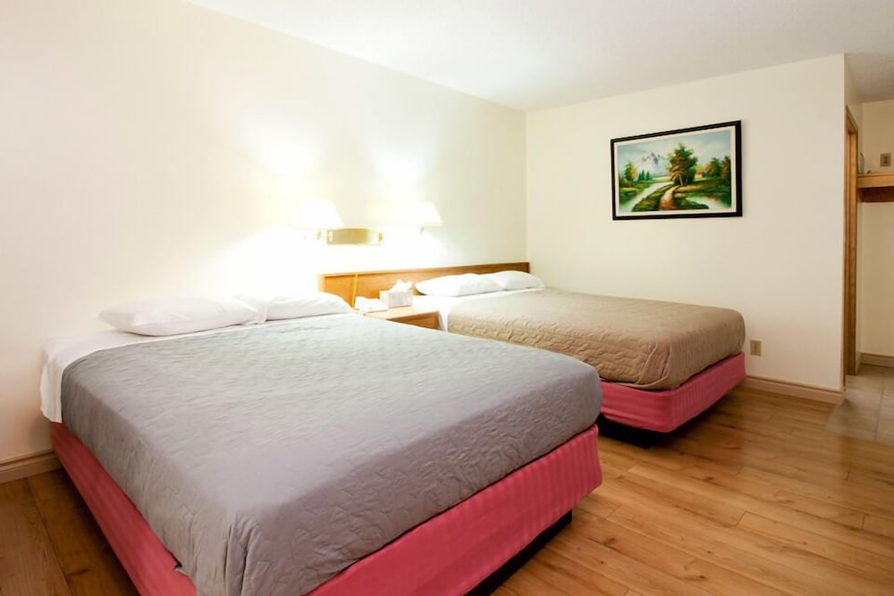 Standard Room, 2 Double Beds, Smoking photo 2