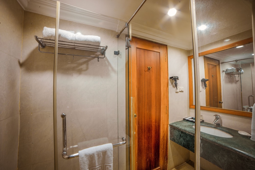 Deluxe Room - Photo 2