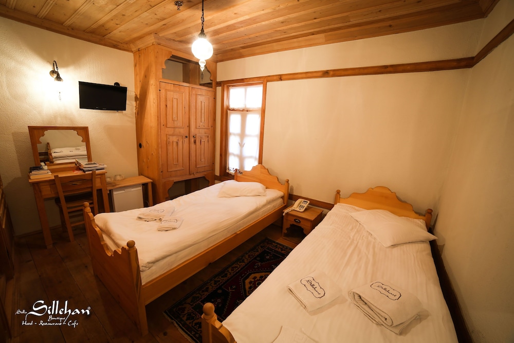 Traditional Twin Room, 2 Twin Beds photo 1