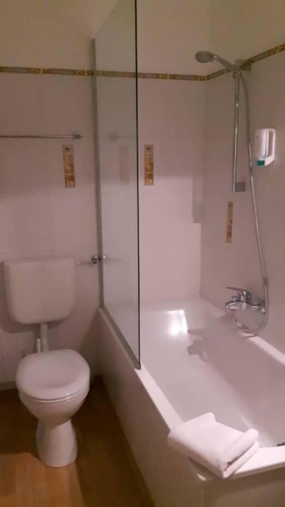 Basic Single Room photo 2