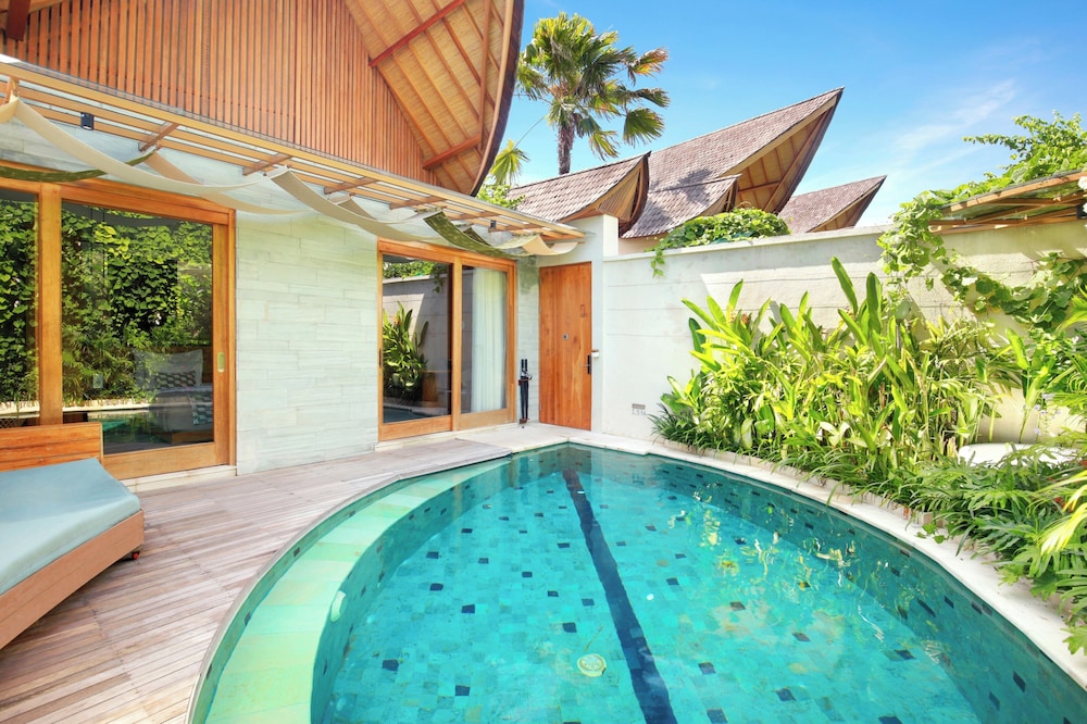 Grand Smart 1 Bedroom Villa with Private Pool & Hot Tub - Photo 9