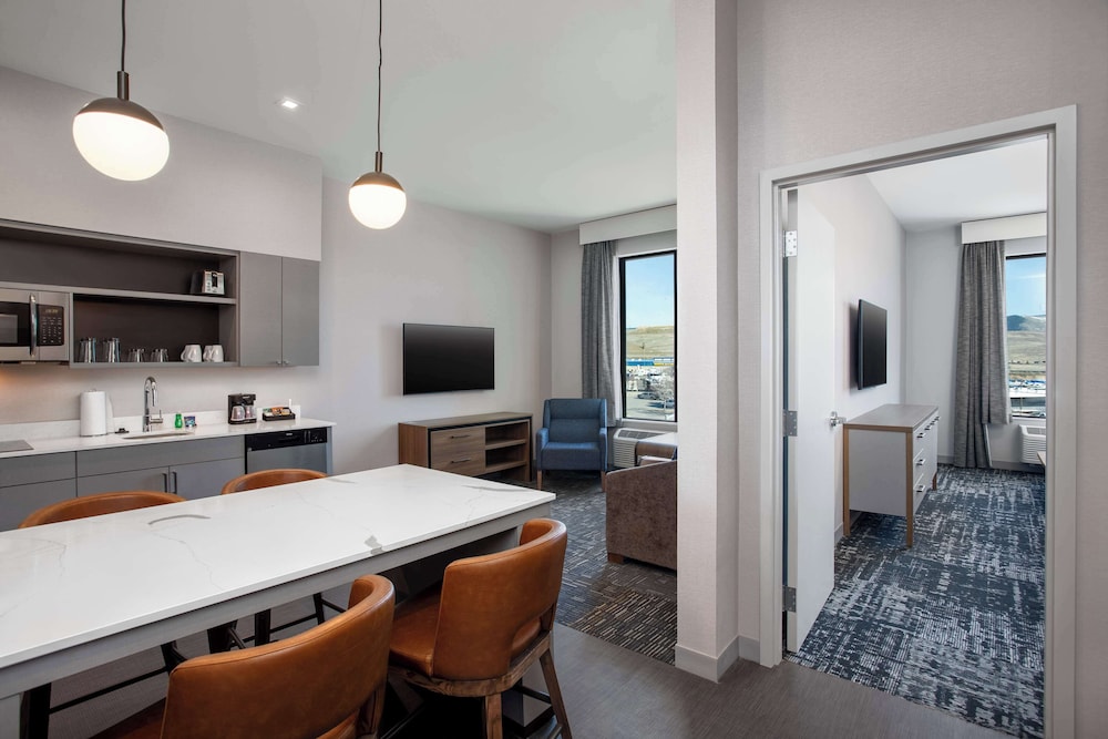 Suite, 1 Bedroom, Accessible (Hearing) - Photo 3