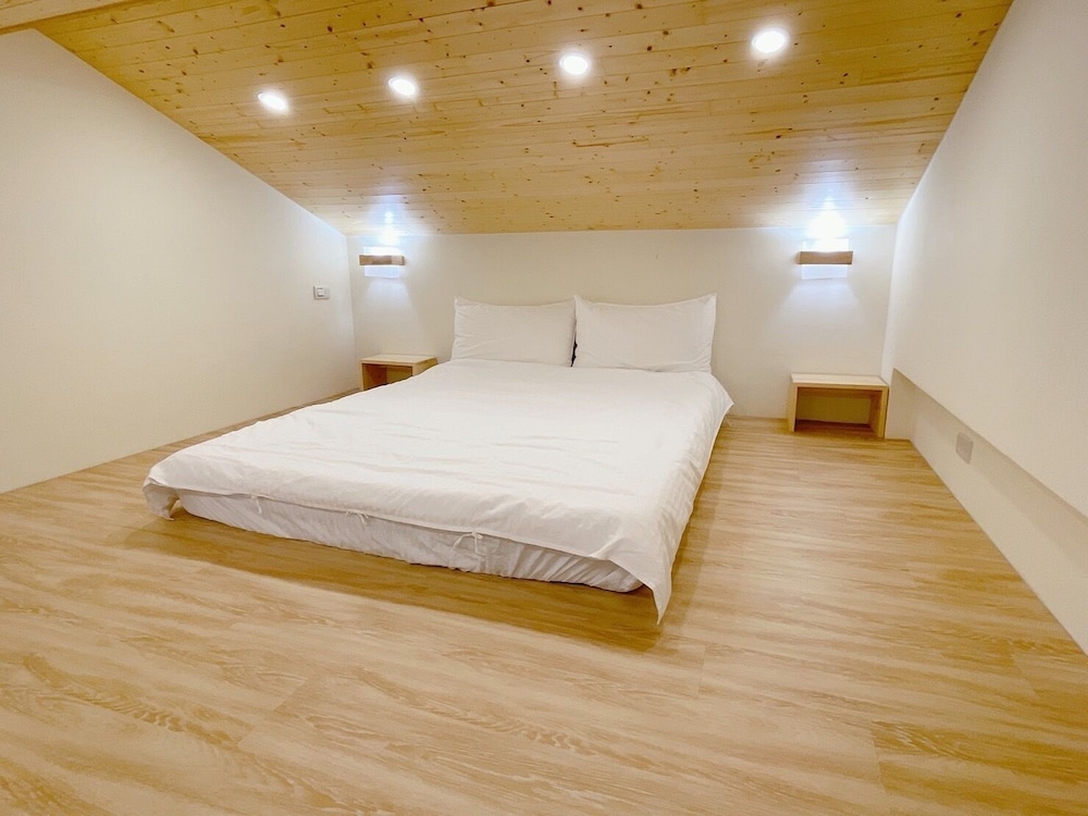 Gallery Cabin, 1 Bedroom, Ocean View photo 2