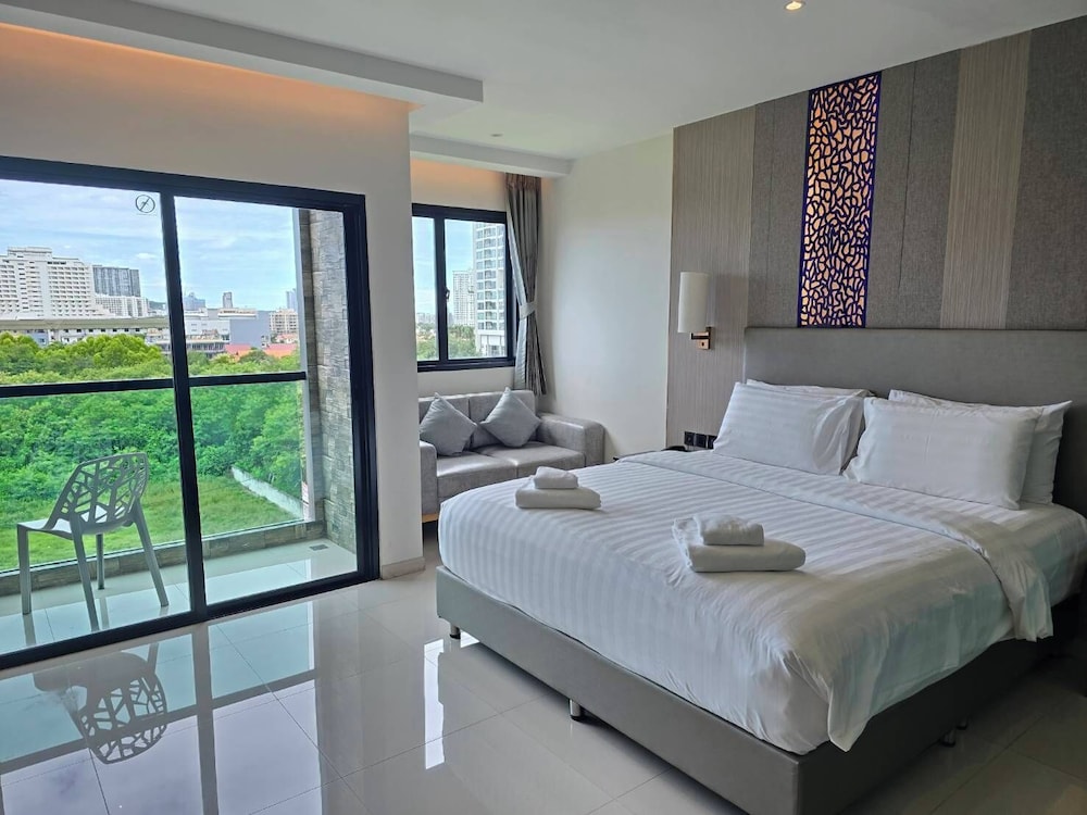 Suite with Balcony - Photo 1