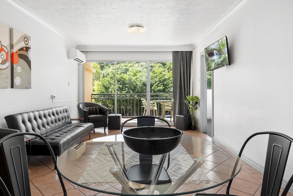 1 Bedroom Apartment (No Pets) - Photo 1