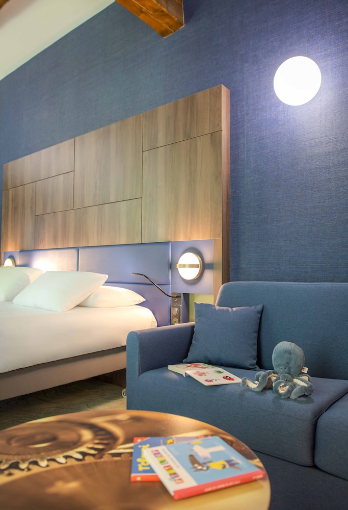 Privilege, Room, 1 Double Bed with Sofa bed, Balcony, Garden View - Photo 3