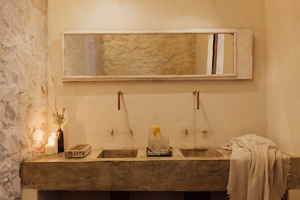 Luxury Suite photo 3