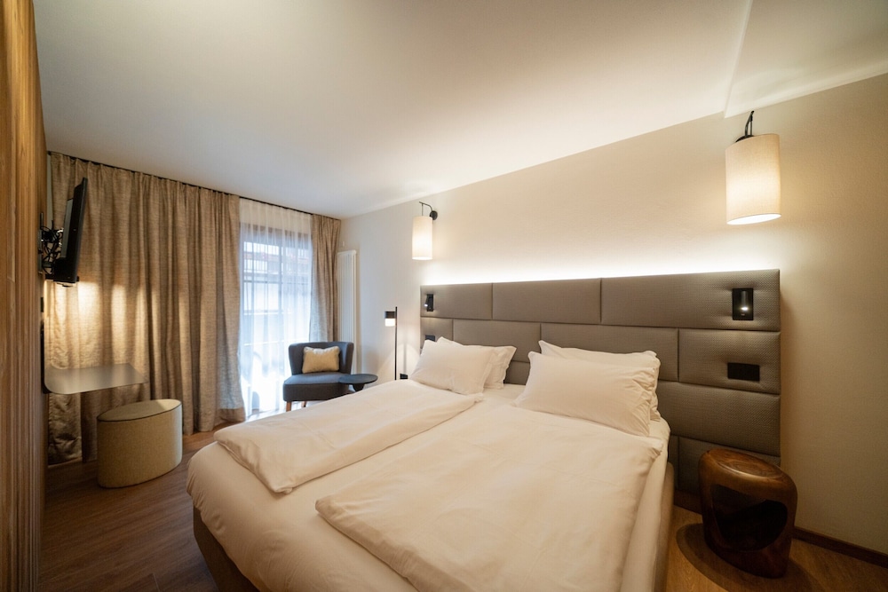 Superior Suite - Photo 3