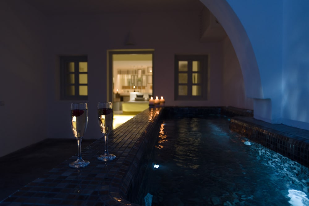 Deluxe Suite, Hot Tub - Photo 17
