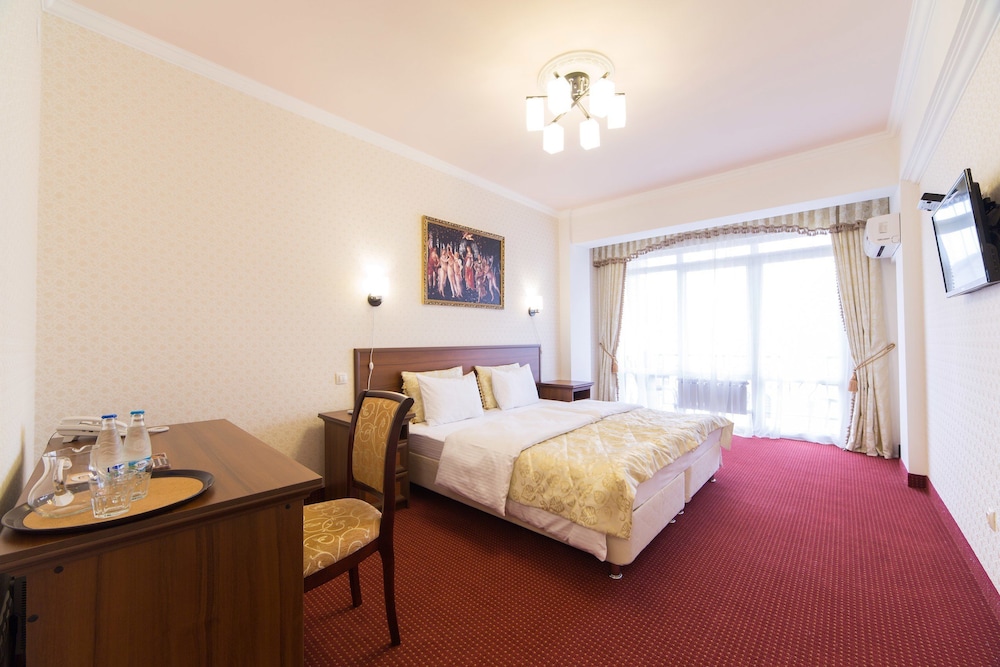 Standard Double or Twin Room photo 3