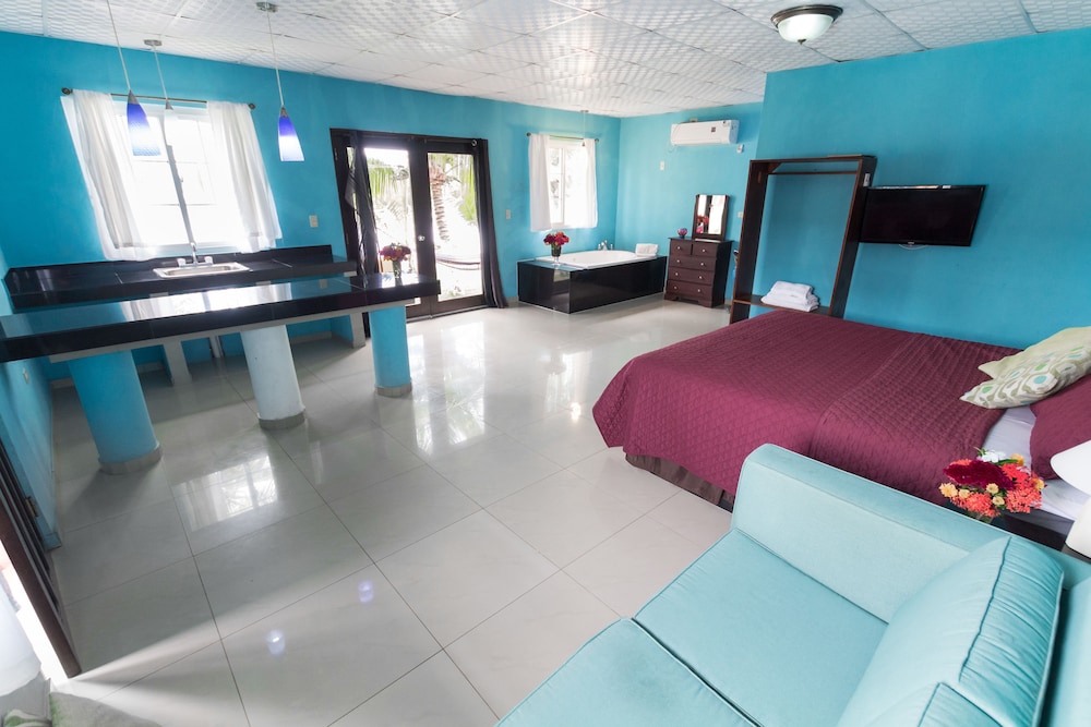 Honeymoon Suite photo 2