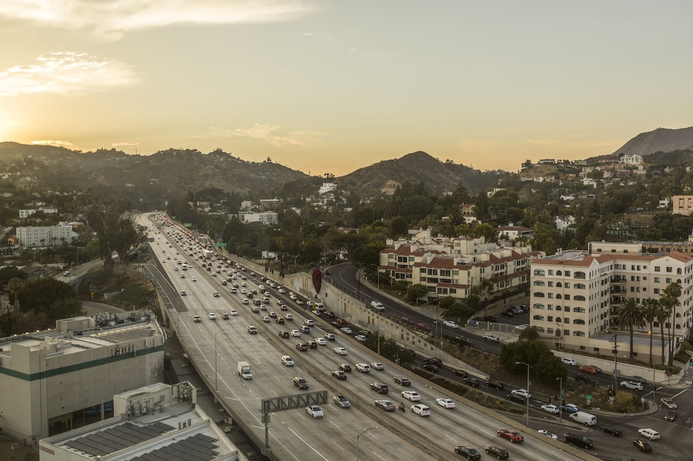 Room, 1 King Bed (Hollywood Sign View, High Floor)