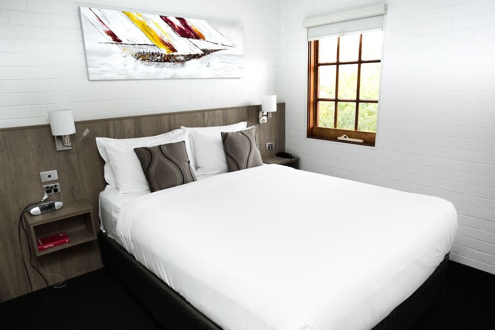 Standard Two Bedroom Apartment (Multi-Level)