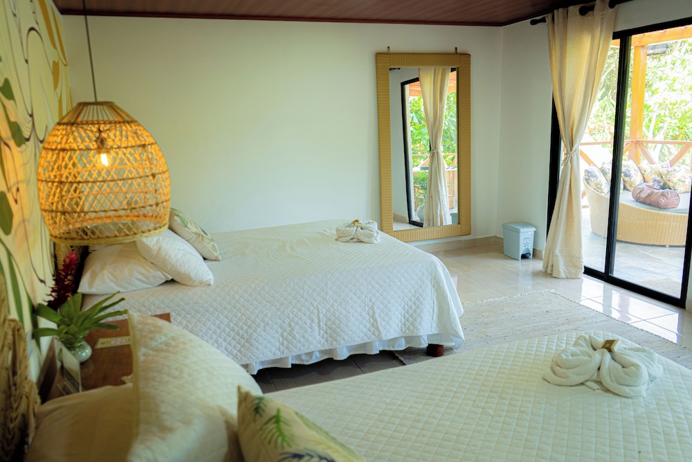 Family Suite, Multiple Beds, Garden View photo 2